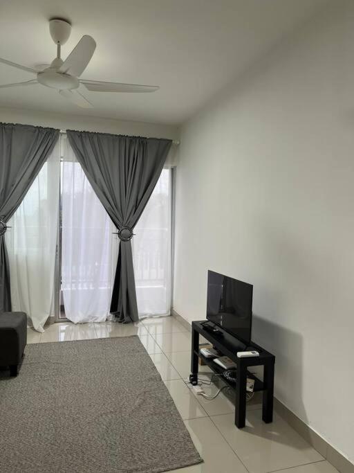 Rafahiyyah Homestay, Puncak Alam Apartment *